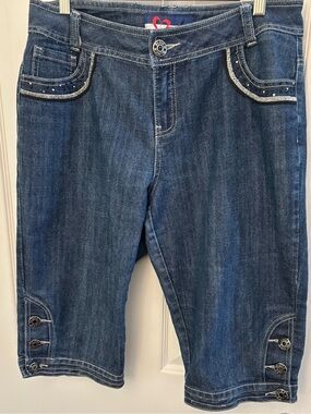 SWAK brand capri style jeans size 14w